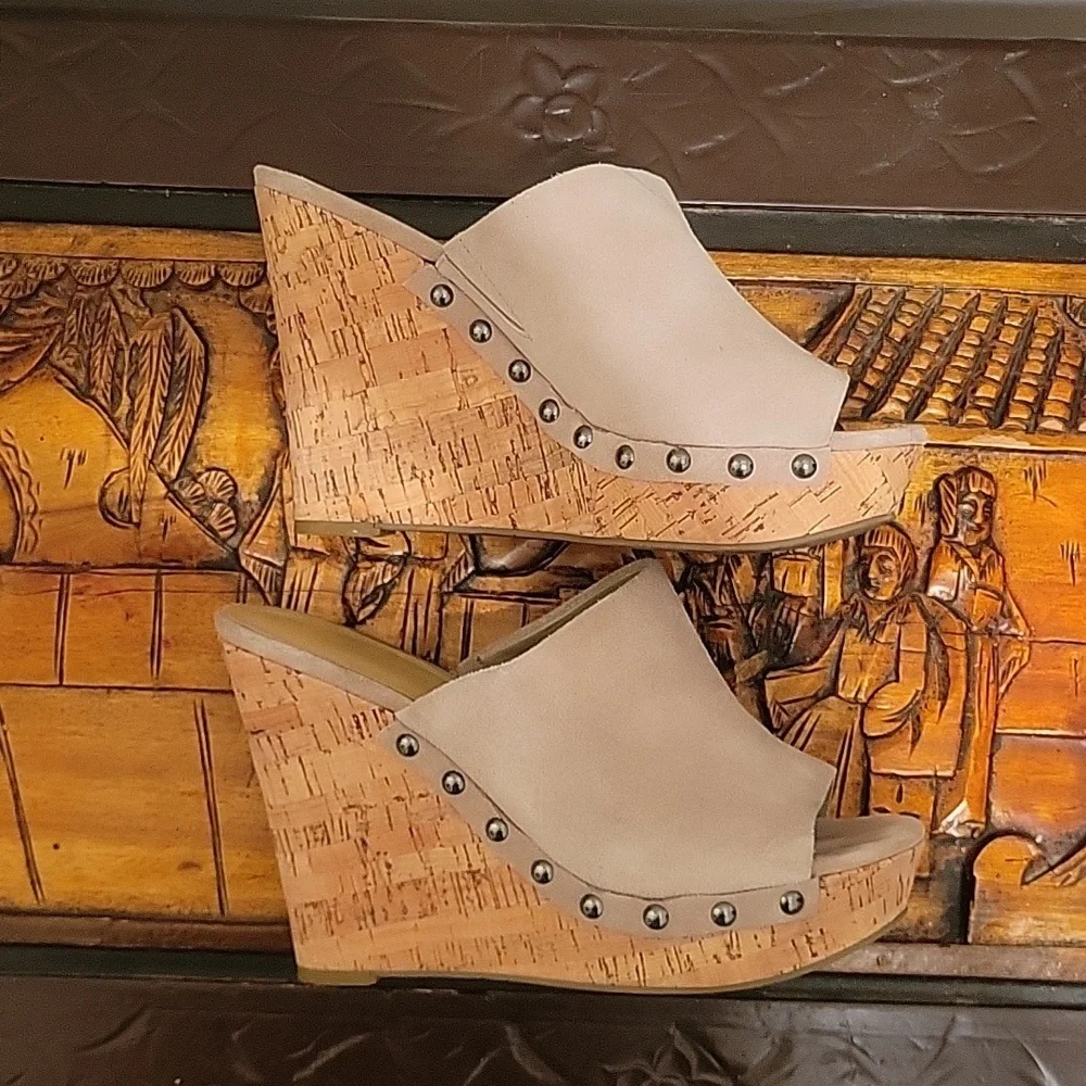 Marc‎ Fisher suede platform wedge sandals